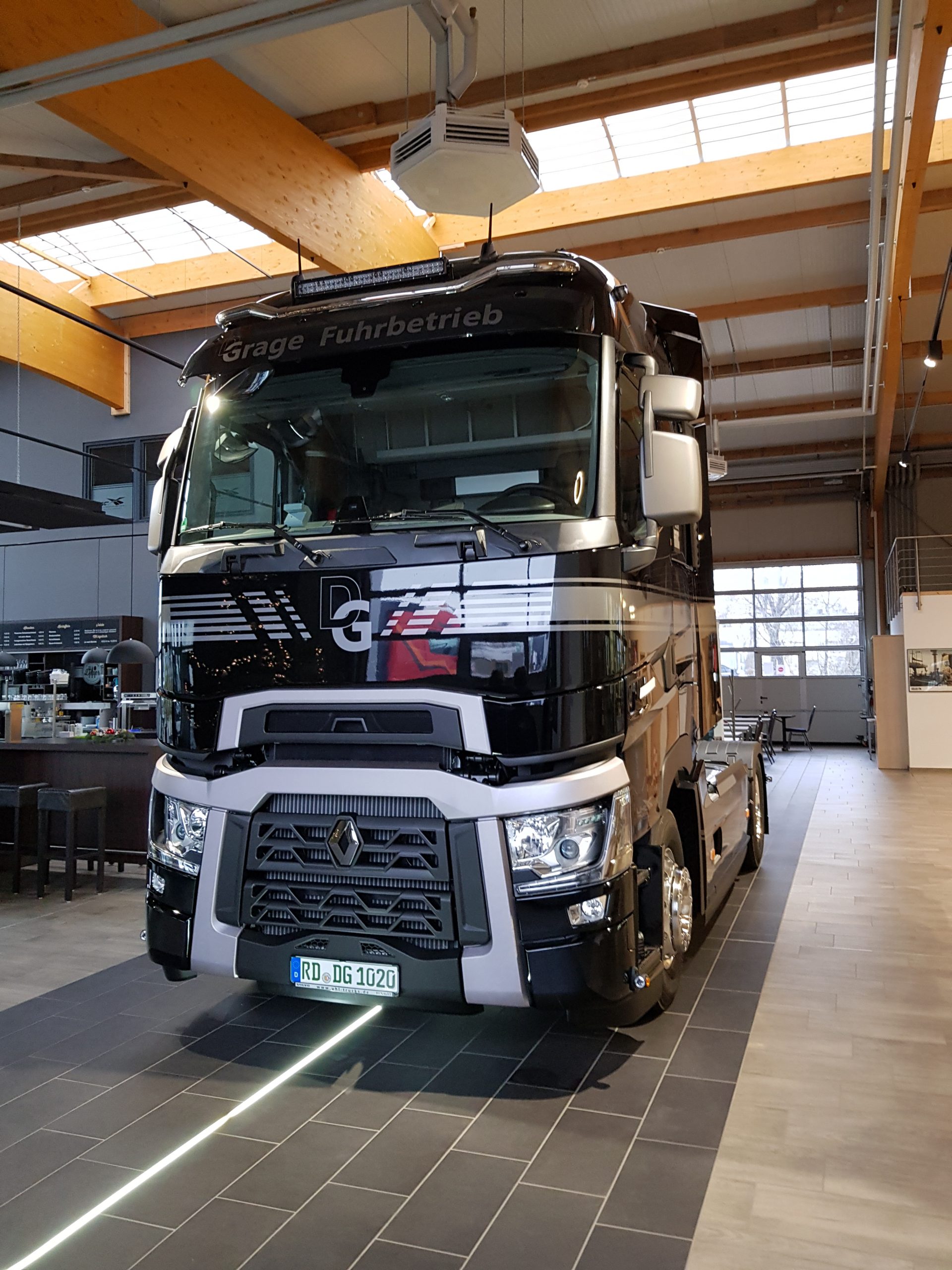 Neufahrzeug Fuhrbetrieb Grage, Renault Trucks THigh Uhl Trucks Blog